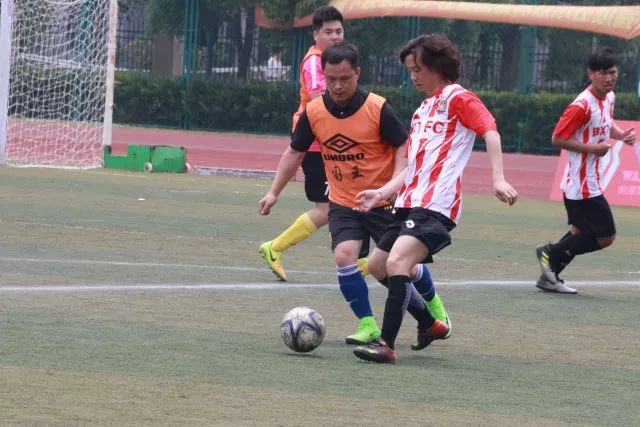 中国女篮和三人女篮共18人获体育运动荣誉奖章