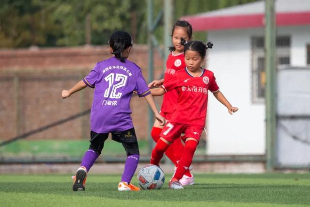 国王力克独行侠止6连败 恩比德37分76人4连胜