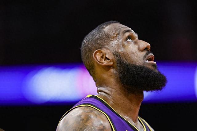 郑薇：朝鲜主力中锋缺阵 我们临时打小球战术