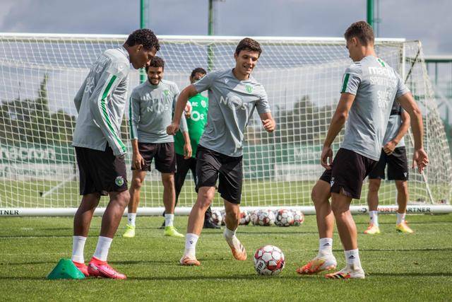 韩德君17+14辽宁险胜宁波 原帅20分山西胜上海